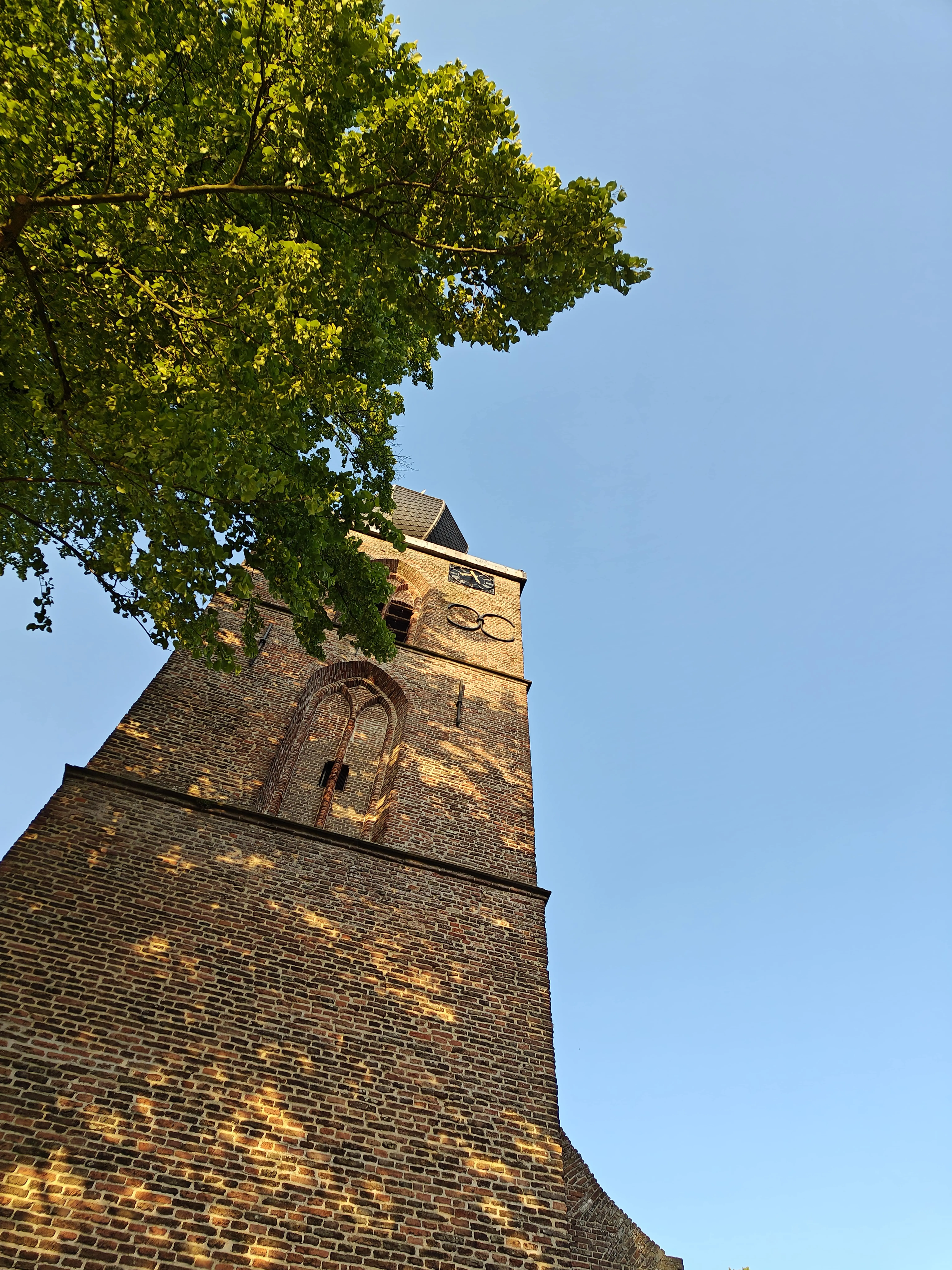 Onderaanzicht kerk de siepel in Dwingeloo